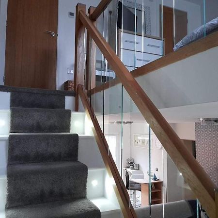 Outstanding Modern 1-Bed House In Chippenham 치펜햄 외부 사진