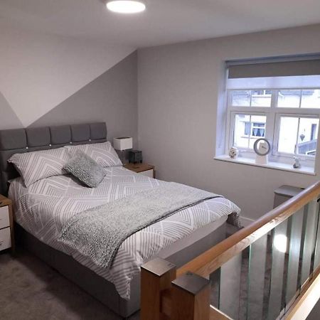 Outstanding Modern 1-Bed House In Chippenham 치펜햄 외부 사진