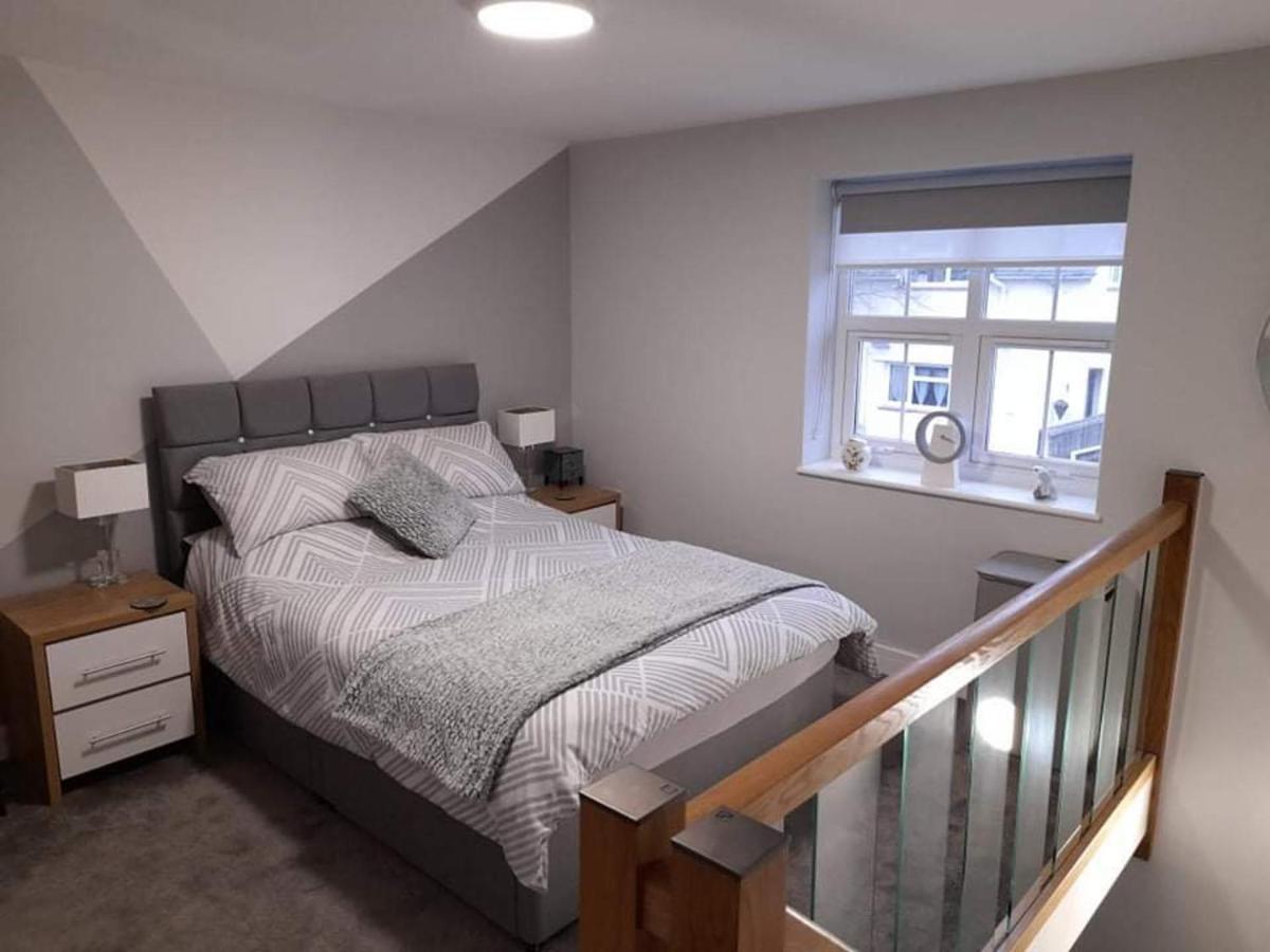 Outstanding Modern 1-Bed House In Chippenham 치펜햄 외부 사진